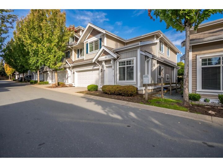 Property Photo:  30748 Cardinal Avenue 4  BC V2T 0C1 