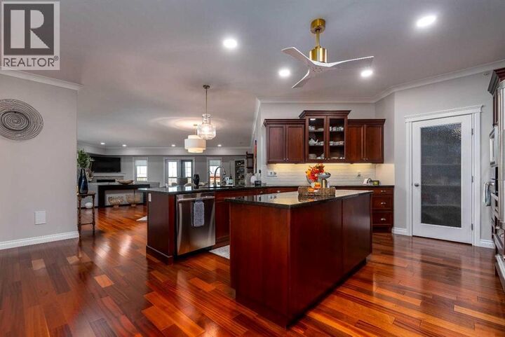 Property Photo:  5305 14 Street  AB T9V 2K8 