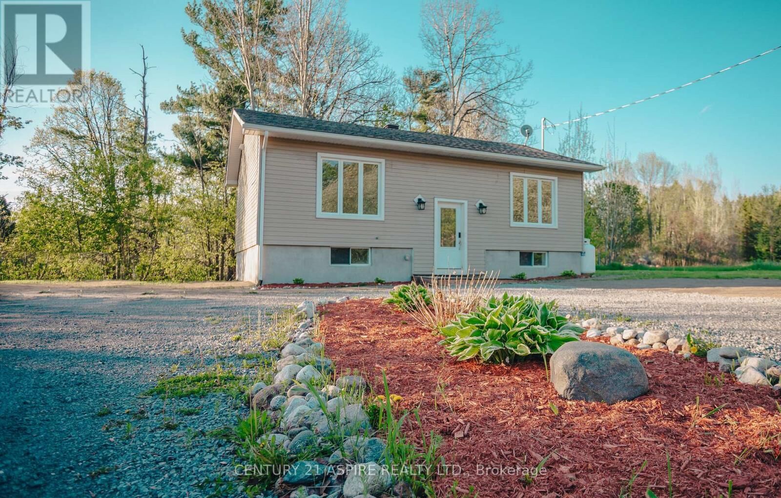Property Photo:  84 Sandy Beach Road  ON K8A 6W8 