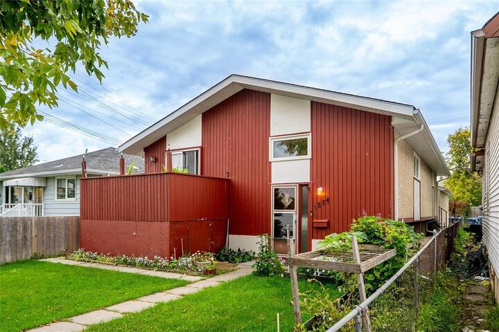 Property Photo: 1884 Ross Avenue West MB R2R 0E6