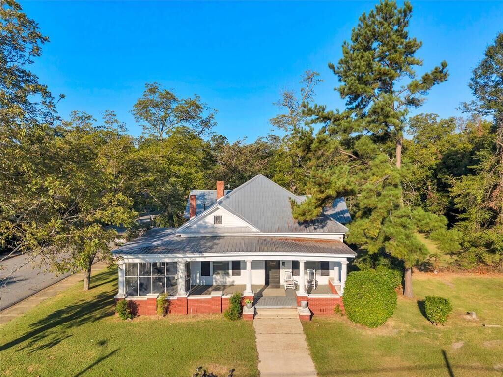 Property Photo:  412 S 3rd St  GA 31015 