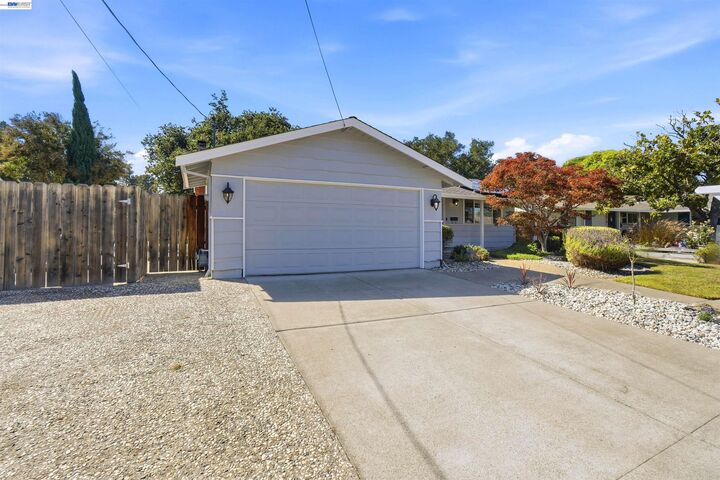 Property Photo: 7508 San Sabana Rd CA 94568