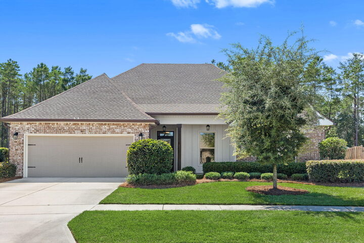 Property Photo: 94 Campfire Cove FL 32439