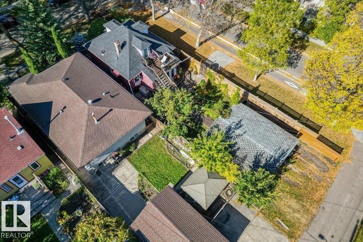 Property Photo:  11347 89 Street NW  AB T5B 3T5 