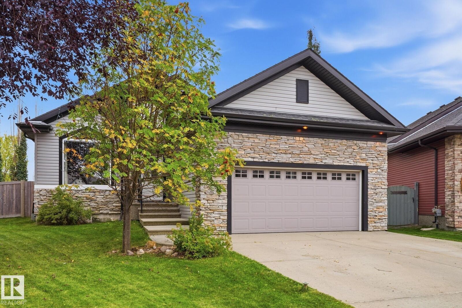 Property Photo:  1209 Cunningham Drive SW  AB T6W 0R5 