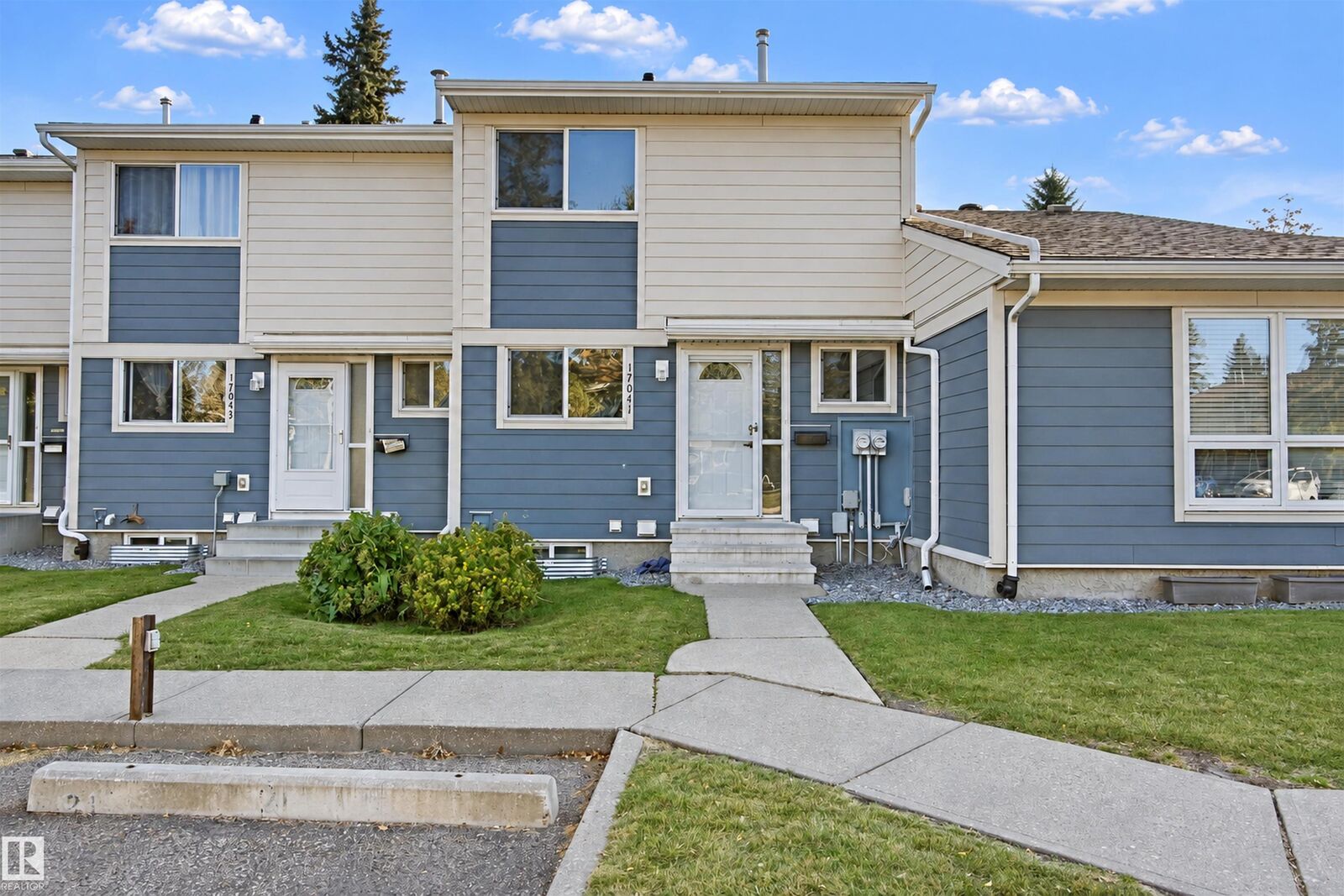 Property Photo:  17041 100 Street NW  AB T5X 4R8 