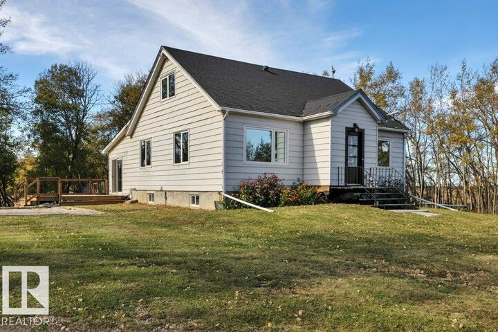 Property Photo:  50040 Rge Rd 230  AB T0B 3M3 