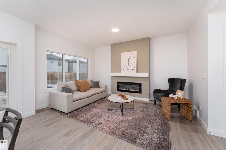 Property Photo:  332 27 Street SW  AB T6X 3H9 