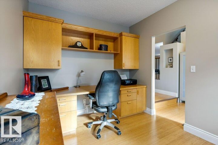 Property Photo:  27 Fair Oaks Drive  AB T8N 1P7 