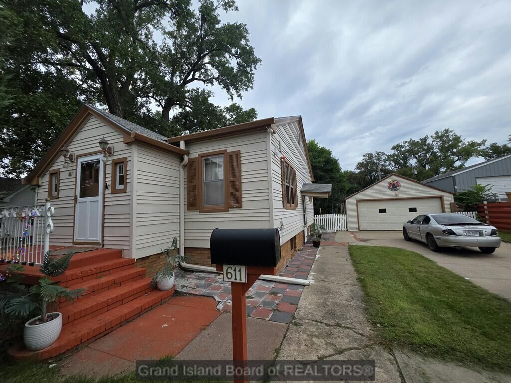 Property Photo:  611 E 11th St  NE 68901 
