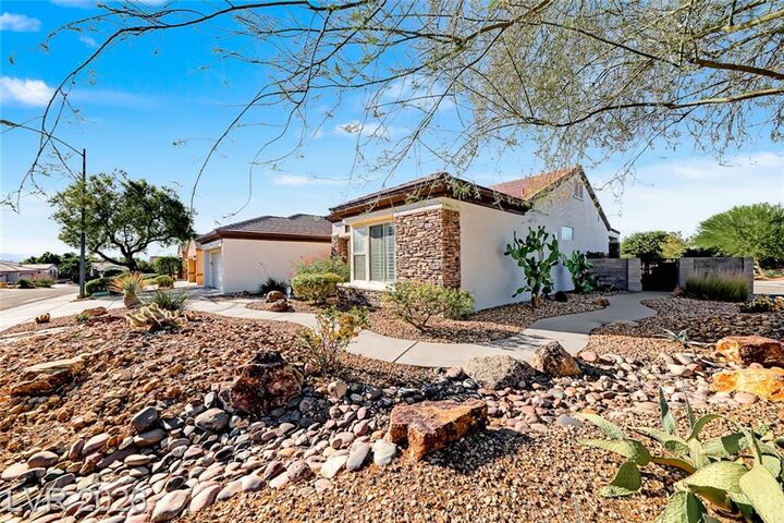 Property Photo:  2556 Collinsville Drive  NV 89052 