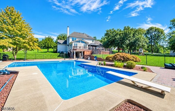 Property Photo:  9 Tracey Ln  NJ 07828 
