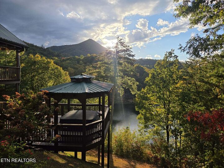 Property Photo: 3702 Marian Lake Way TN 37862