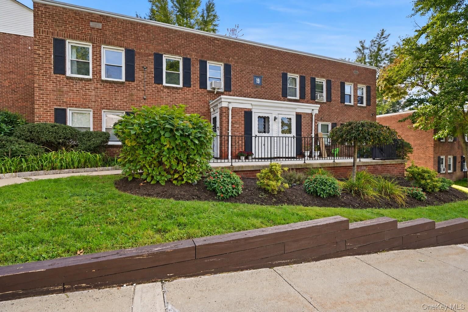 Property Photo:  120 N Broadway 19B  NY 10533 