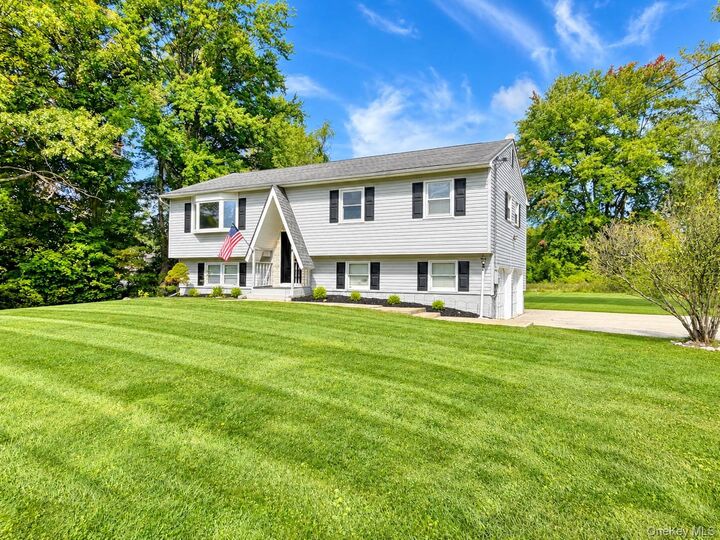 Property Photo:  6 Ryandale Road  NY 12540 