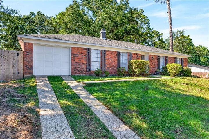 Property Photo: 2322 Greenleaf Court AL 36693