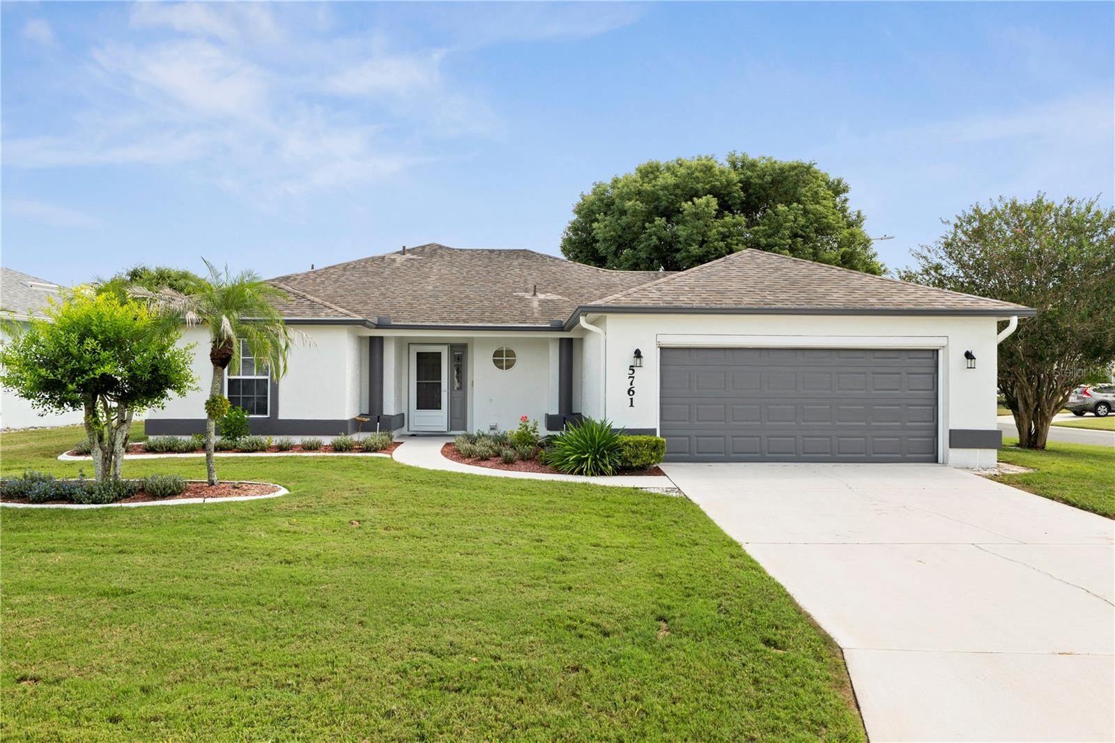 Property Photo:  5761 Macaw Place  FL 33809 