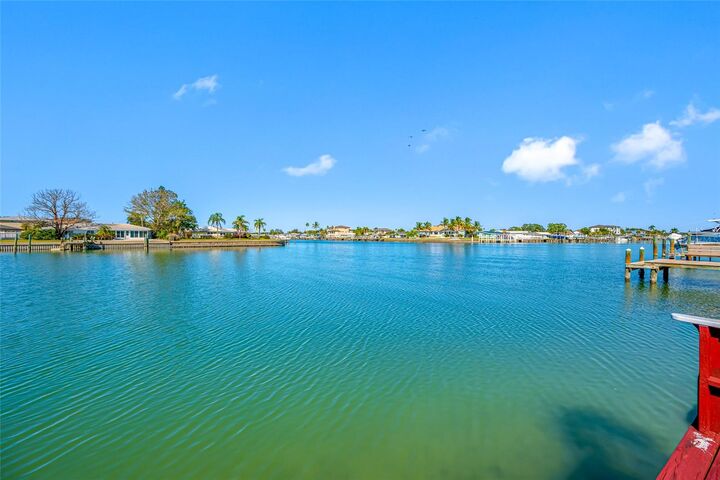 Property Photo:  600 115th Avenue  FL 33706 