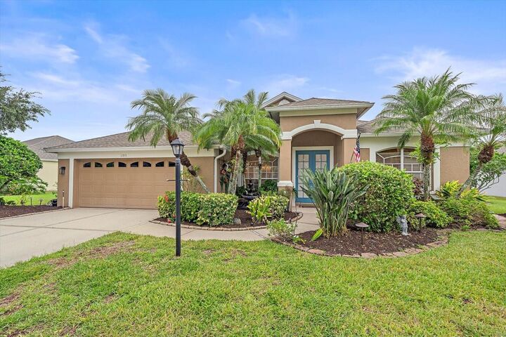 Property Photo: 11915 Clubhouse Drive FL 34202