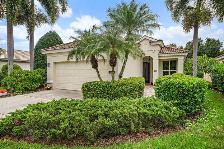 Property Photo: 6059 Wingspan Way FL 34203