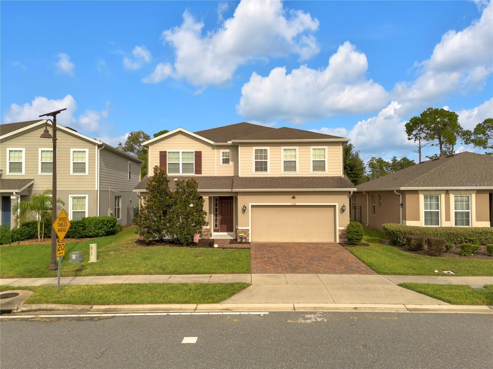 Property Photo:  17104 Goldcrest Loop  FL 34714 