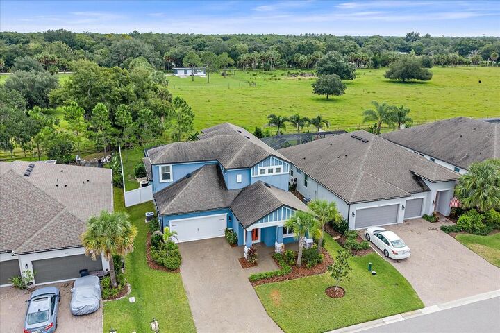 Property Photo:  1033 Whimbrel Run  FL 34212 