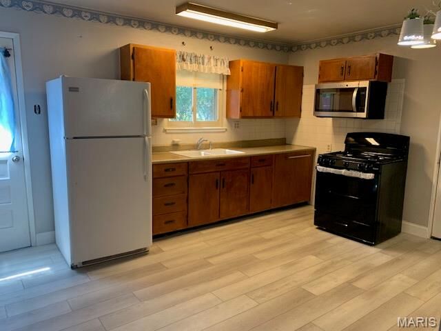 Property Photo:  660 Central Parkway  MO 63031 