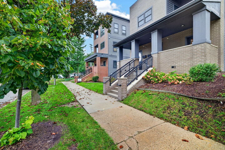 Property Photo: 826 Fairview Avenue NE MI 49503