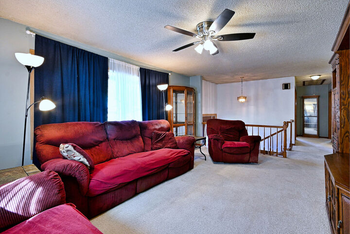 Property Photo:  741 N Michigan Street  IL 60126 