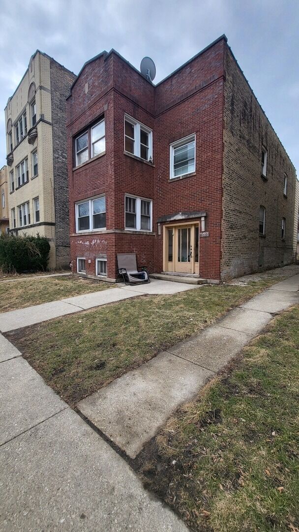 Property Photo:  6220 N Talman Avenue  IL 60659 
