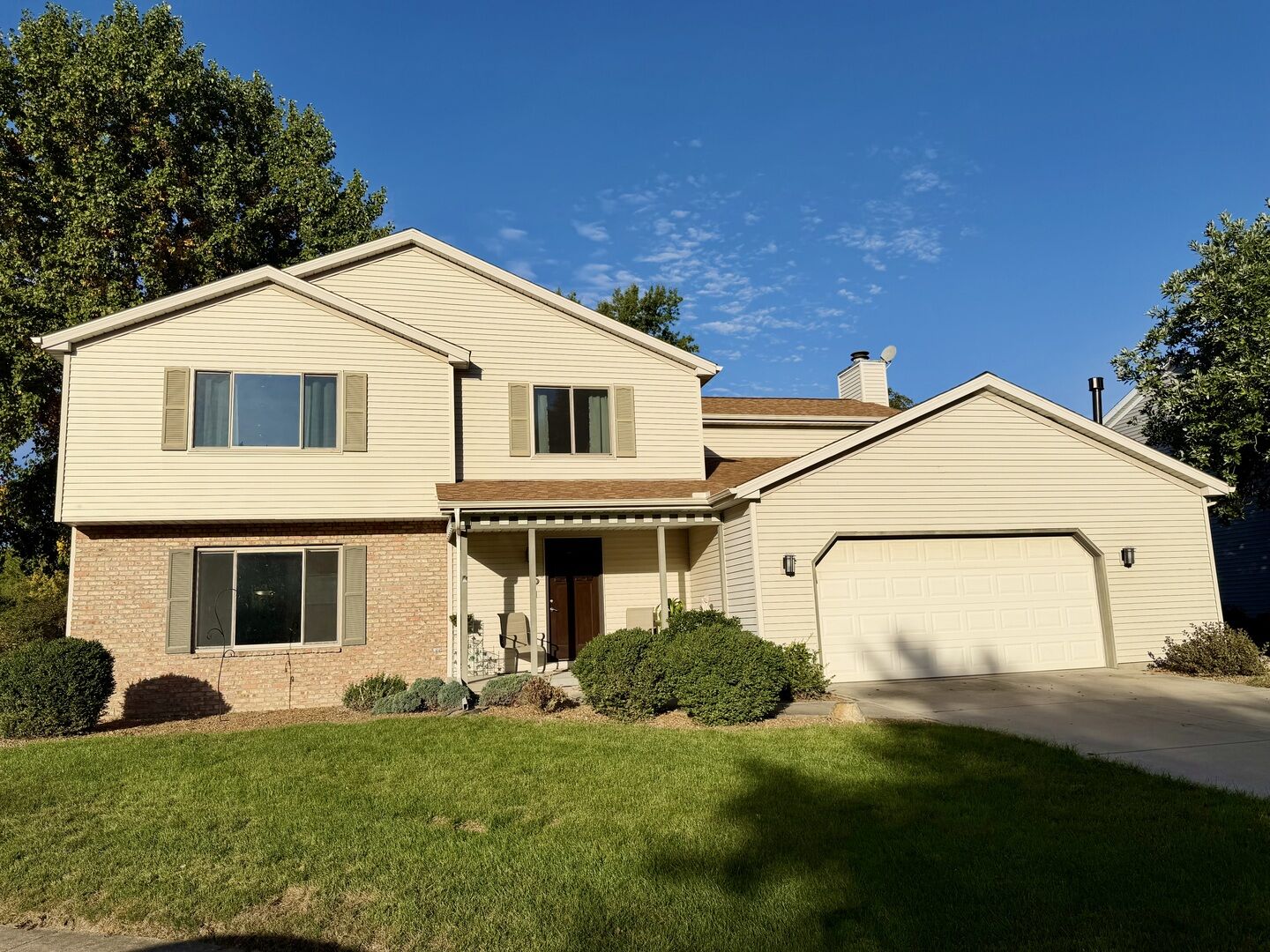 Property Photo:  5 Hidden Lake Court  IL 61704 