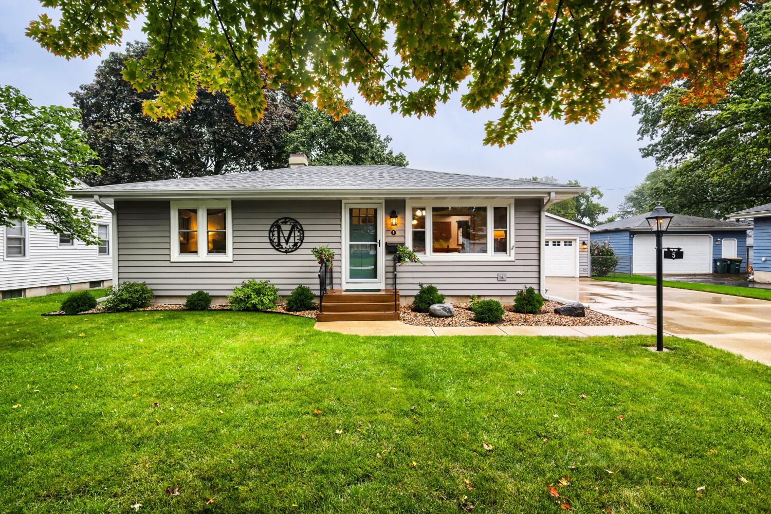 Property Photo:  5 S Grace Street  IL 60542 
