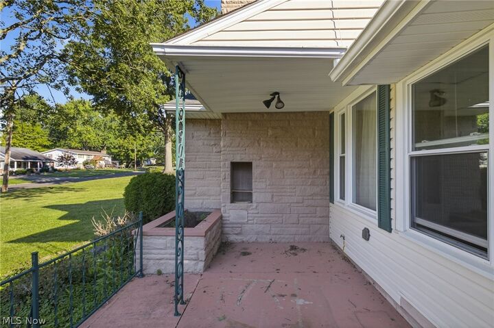 Property Photo: 1023 Mount Auburn Drive OH 44805