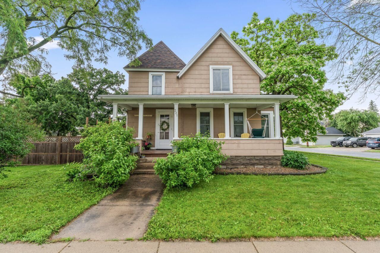 Property Photo:  321 1st Avenue SE  MN 55963 
