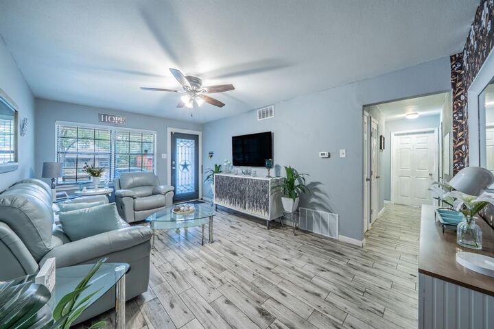 Property Photo: 1938 Balla Way TX 75051