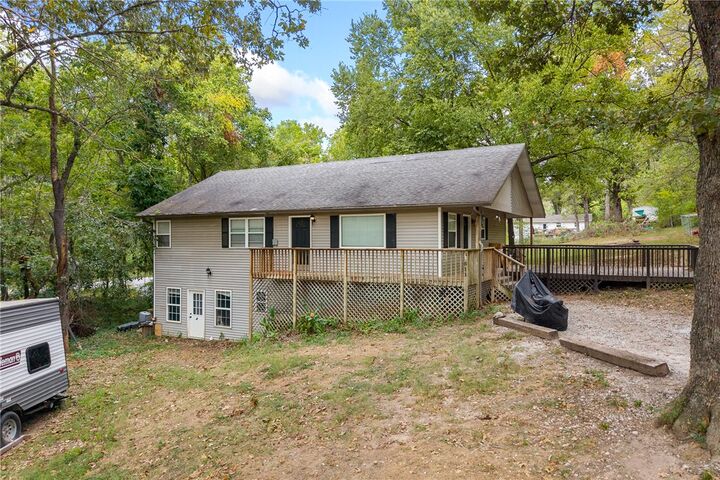 Property Photo:  511 E Gordon Avenue  AR 72601 