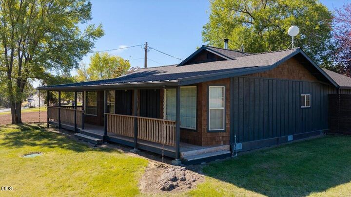 Property Photo:  2097 NW Helmholtz Way  OR 97756 