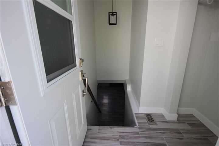 Property Photo:  177 Broken Oak Crescent 2  ON N2N 1N8 