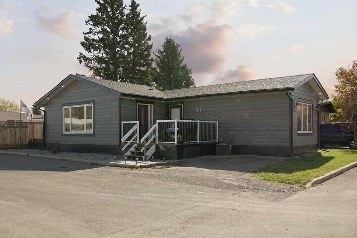 Property Photo:  1410 43 Street S 31  AB T1K 3S5 
