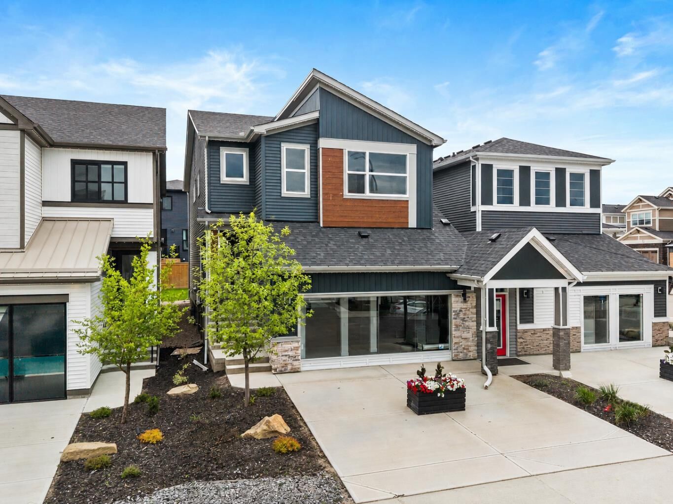 Property Photo:  177 Mitchell Road NW  AB T3R 2G8 