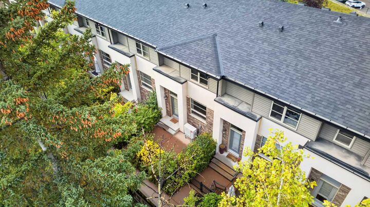 Property Photo:  57 Aspen Hills Terrace SW  AB T3H 0P3 