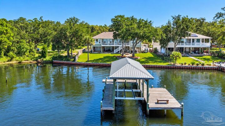 Property Photo:  7677 Petersen Pt Rd  FL 32583 