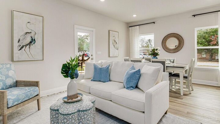 Property Photo: 8455 Midtown Ct FL 32566
