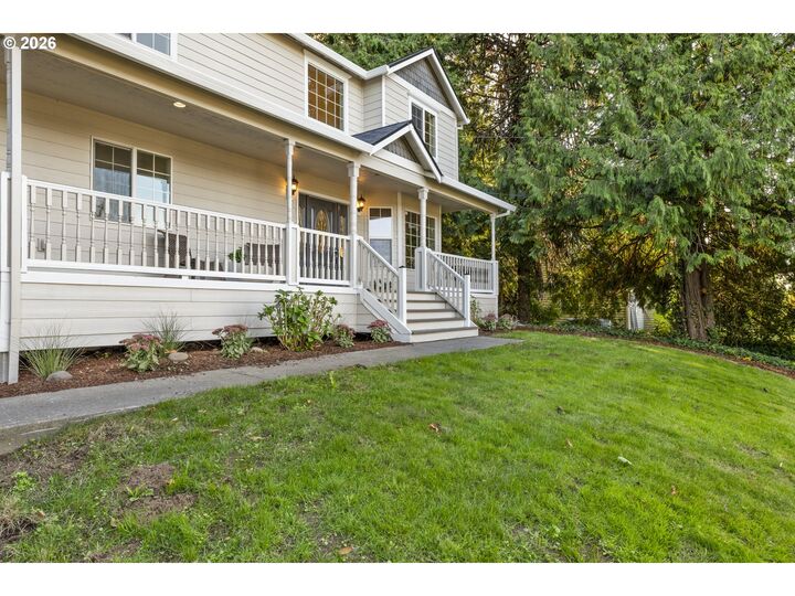 Property Photo: 224 SW 4th St OR 97060