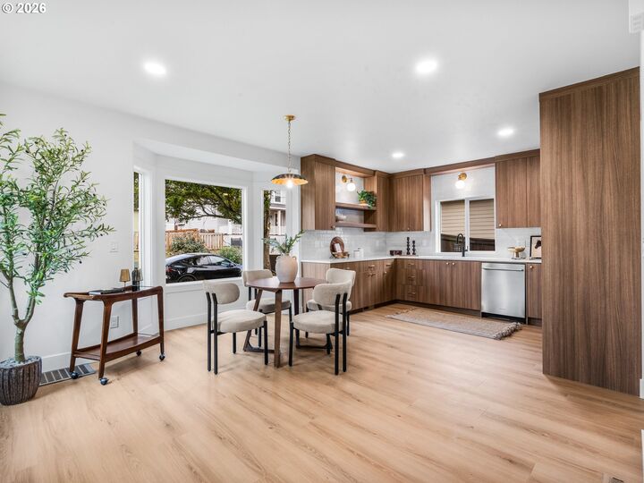 Property Photo:  1407 SE Knapp St  OR 97202 
