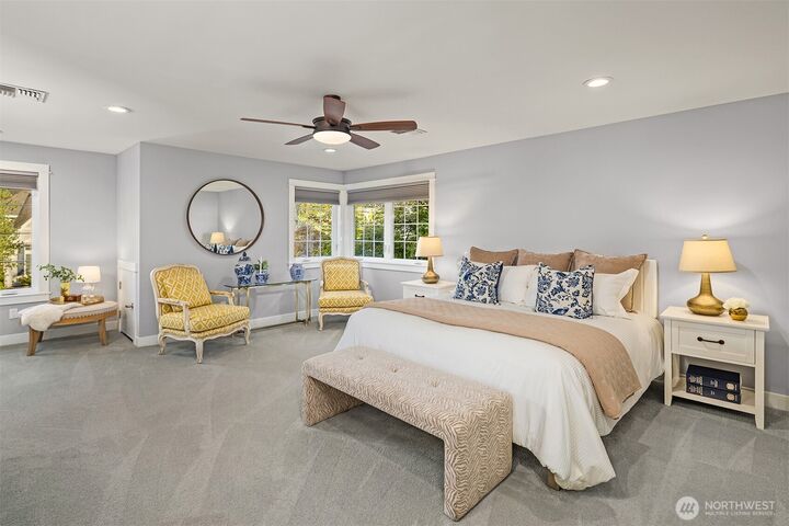 Property Photo: 6625 Fairway Ave SE WA 98065
