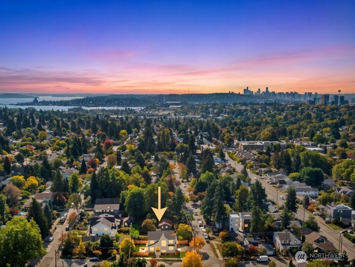 Property Photo: 6858 26th Avenue NE WA 98115