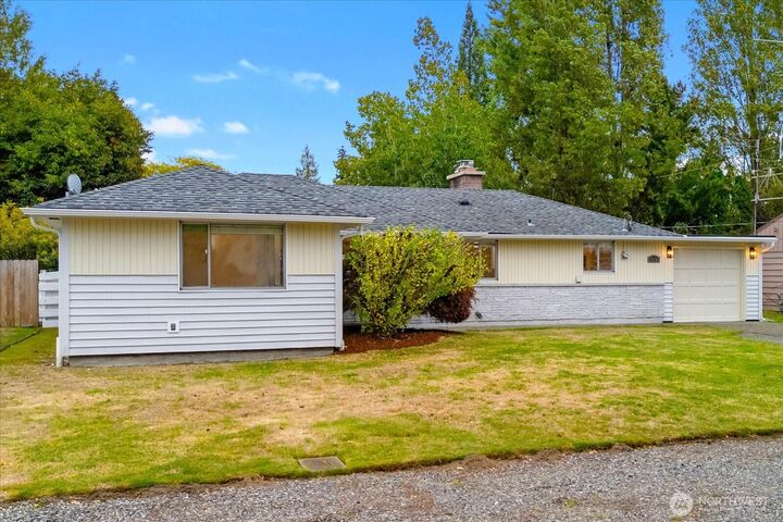 Property Photo: 23107 84th Avenue W WA 98026