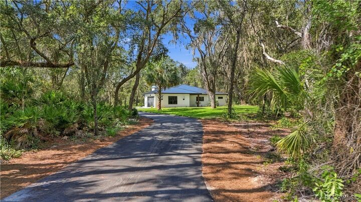 Property Photo: 9174 N China Pink Way FL 34428