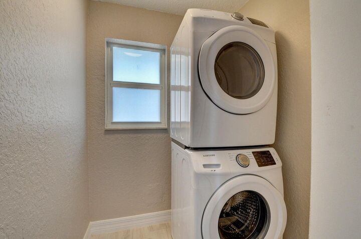 Property Photo:  398 W Camino Real 2  FL 33432 